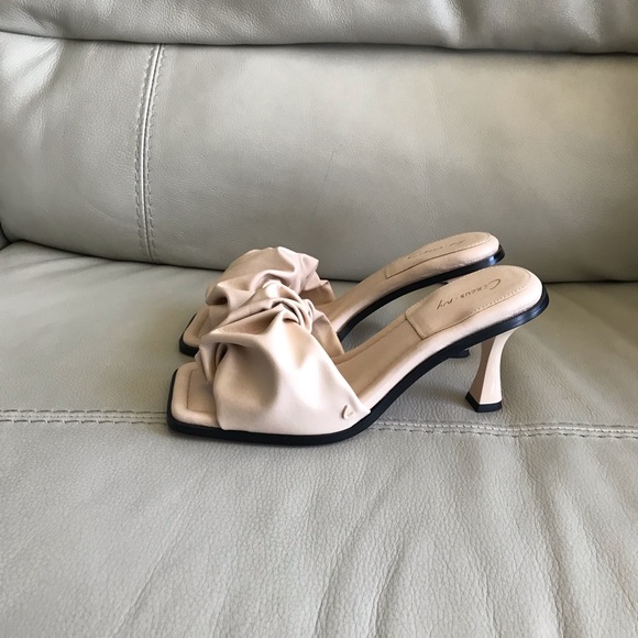 Sam Edelman | Shoes | Circus By Sam Edelman Slade Ruffle Sandals | Poshmark